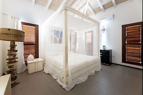 Room in B&B - Breezy Stay - Beautiful Spacious Room in Villa mi Cuna W