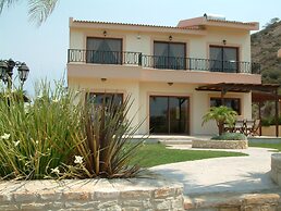 Three Bedroom Villa With Private Pool and Landscaped Garden Close to t