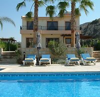 Three Bedroom Villa With Private Pool and Landscaped Garden Close to t