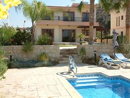 Three Bedroom Villa With Private Pool and Landscaped Garden Close to t