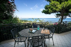 Park Residence Cicladi Comfortable Apartment With Spacious Terrace