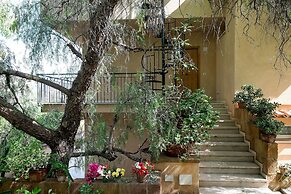 Park Residence Cicladi Comfortable Apartment With Spacious Terrace