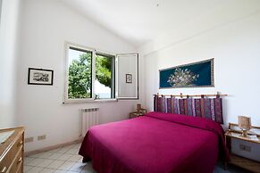 Park Residence Cicladi Comfortable Apartment With Spacious Terrace