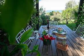 Park Residence Cicladi Comfortable Apartment With Spacious Terrace