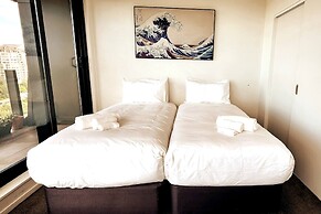 Sunny, Spacious And Magnificent Sea Views!