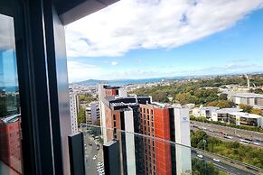 Sunny, Spacious And Magnificent Sea Views!