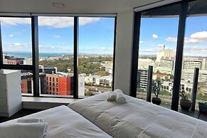 Sunny, Spacious And Magnificent Sea Views!