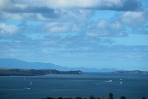 Sunny, Spacious And Magnificent Sea Views!