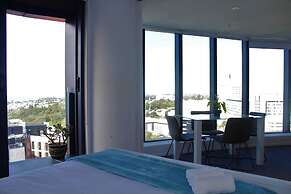 Sunny, Spacious And Magnificent Sea Views!