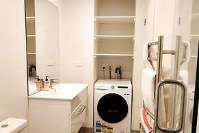 Sunny, Spacious And Magnificent Sea Views!