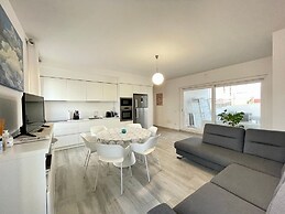Ida Palace, new Deluxe Seafront Apartment