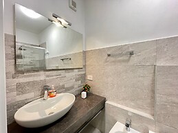 Ida Palace, new Deluxe Seafront Apartment