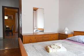 Spacious Ground Floor Apartment Primavera