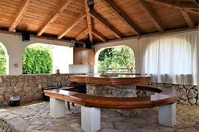 Spacious Ground Floor Apartment Primavera