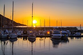 Villa Breezy Way - Among Greenery