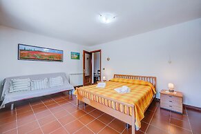 Villa Breezy Way - Among Greenery