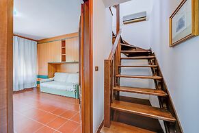 Villa Breezy Way - Among Greenery