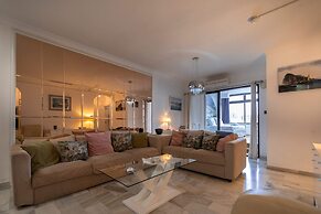 Neptune Suite-hosted by Sweetstay