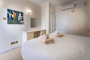 Neptune Suite-hosted by Sweetstay