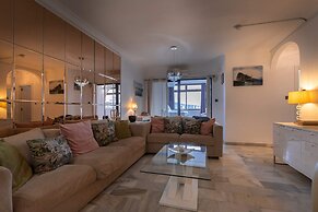 Neptune Suite-hosted by Sweetstay