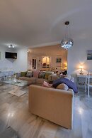 Neptune Suite-hosted by Sweetstay