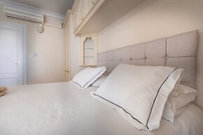 Neptune Suite-hosted by Sweetstay