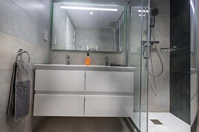 Top Studio With View-hosted by Sweetstay