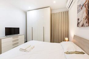 Golden Flat in San Pawl