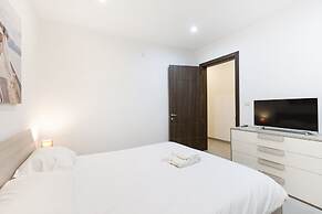 Golden Flat in San Pawl