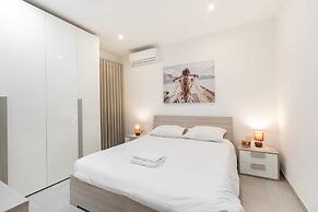 Golden Flat in San Pawl