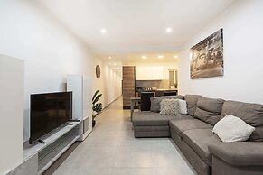 Golden Flat in San Pawl