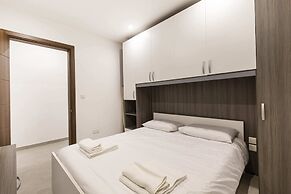 Golden Flat in San Pawl