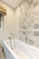 Golden Flat in San Pawl