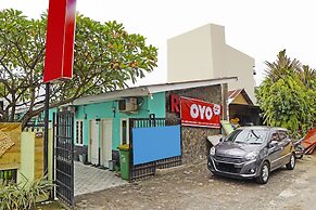 OYO 91303 Puri Dennis