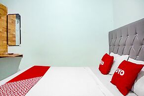 OYO 91303 Puri Dennis