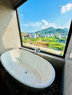 Odyssey Hostel, Tours & Motorbikes Rental