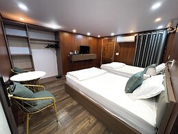 Odyssey Hostel, Tours & Motorbikes Rental