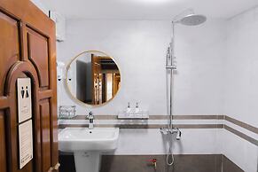 Odyssey Hostel, Tours & Motorbikes Rental