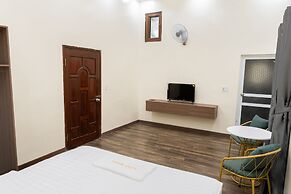 Odyssey Hostel, Tours & Motorbikes Rental