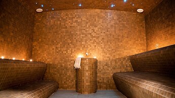 E1 Suites & Spa