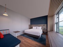 Holiday Inn Express Shenzhen Guangming Cloud Park by IHG