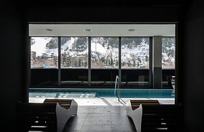 THE MIRROR & SPA by Elegant Residences