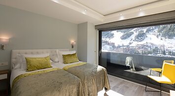 THE MIRROR & SPA by Elegant Residences