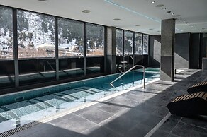 THE MIRROR & SPA by Elegant Residences