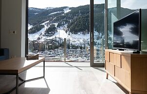 THE MIRROR & SPA by Elegant Residences