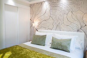 THE MIRROR & SPA by Elegant Residences