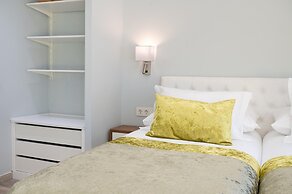 THE MIRROR & SPA by Elegant Residences