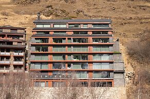 THE MIRROR & SPA by Elegant Residences