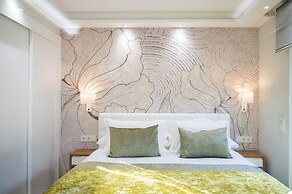 THE MIRROR & SPA by Elegant Residences