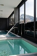 THE MIRROR & SPA by Elegant Residences